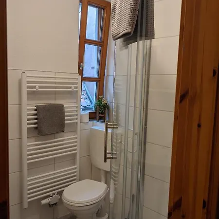 10 Apartment *
