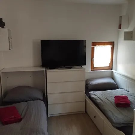 10 Apartment